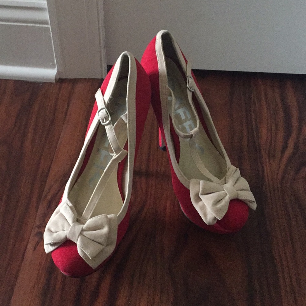 Red bow heels